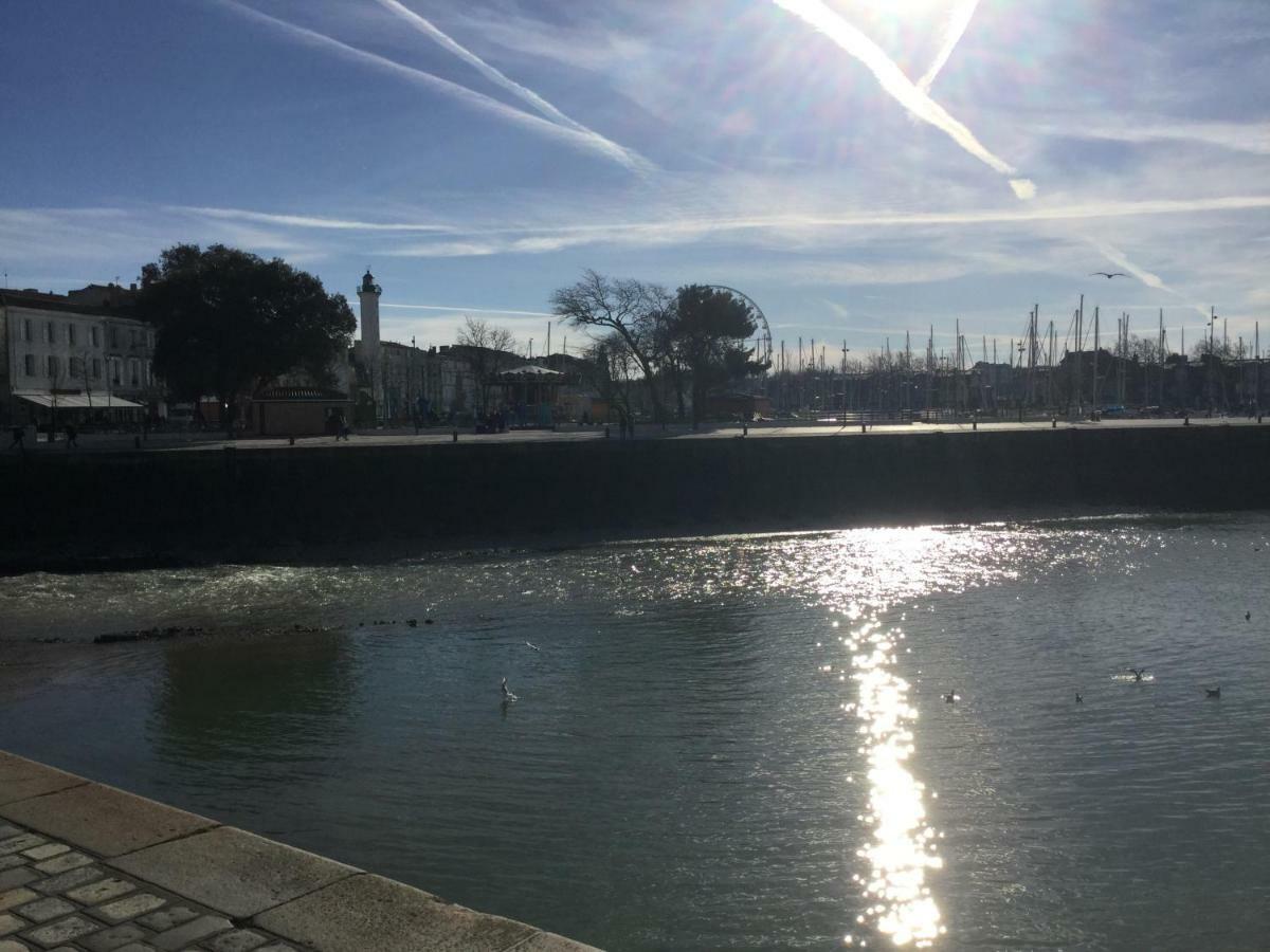 Appartement Centre Ville Pres Du Port Avec Parking Et Wifi La Rochelle  Bagian luar foto