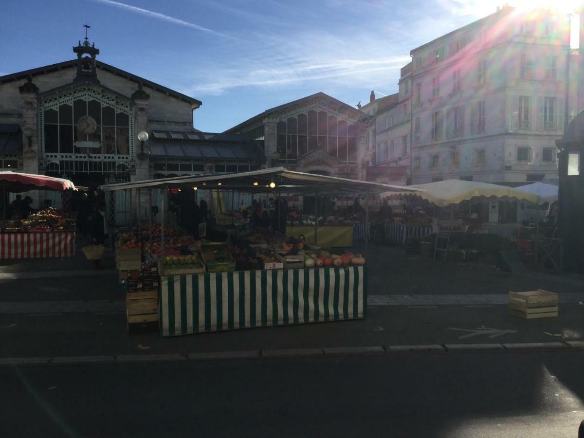 Appartement Centre Ville Pres Du Port Avec Parking Et Wifi La Rochelle  Bagian luar foto